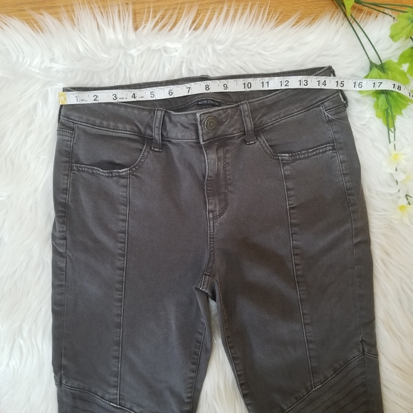 AMERICAN EAGLE Super Stretch Jegging Jeans Dark Gray Color, Size 10 Short. - Picture 9 of 13